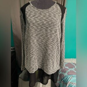 Tunic with see thru accents